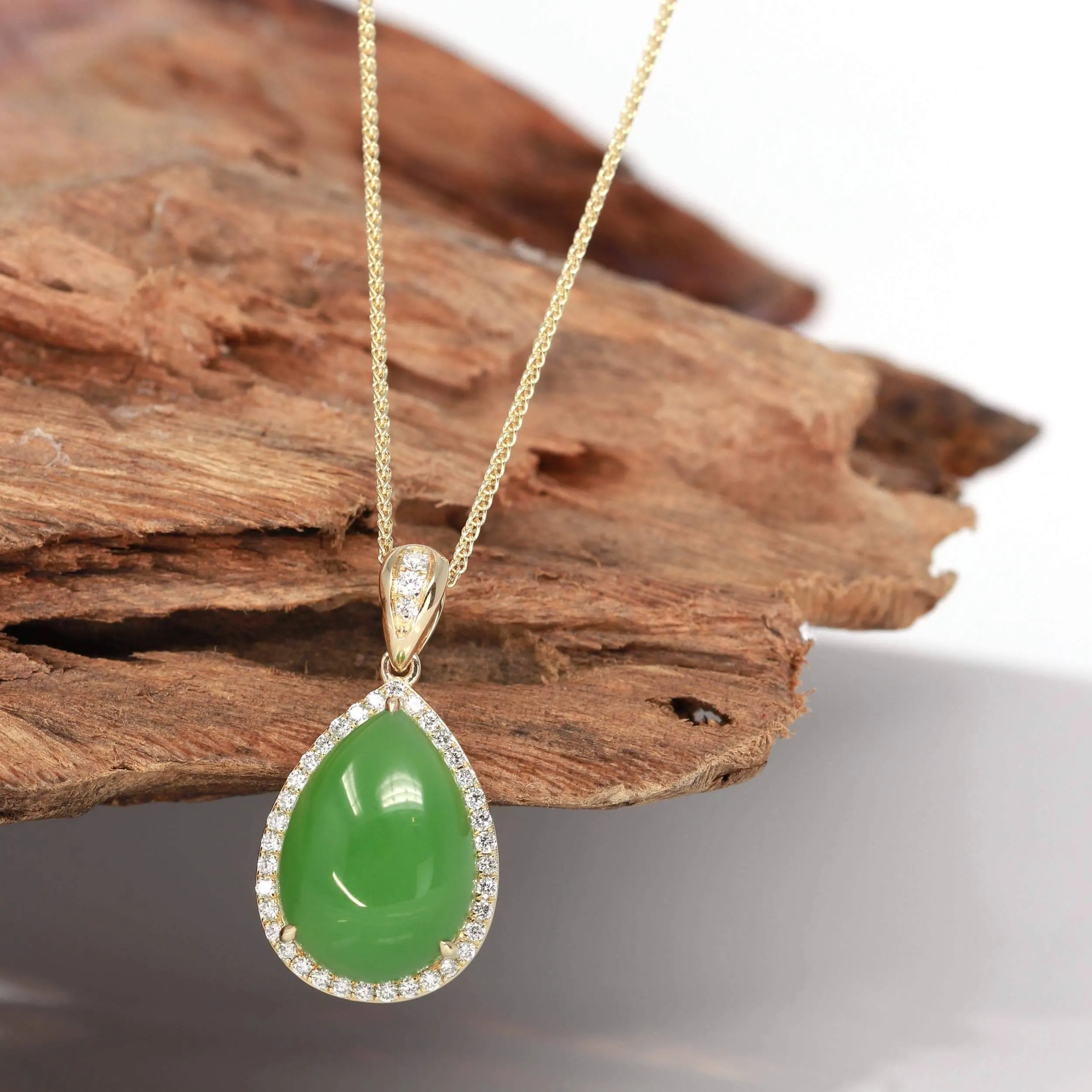 14K Gold Genuine Green Apple Green Jade Tear Drop Pendant Necklace With VS1 Diamond