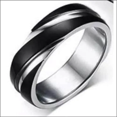 Black & Silver Twist Ring size 10
