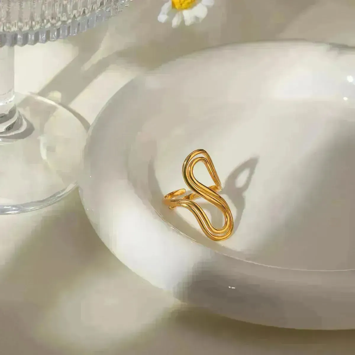 Design Sense Minority Simple 18K Gold Stainless Steel Double Layer Snake Shape Ring for Women