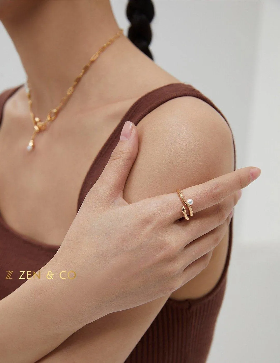 MILA Open ring with dainty pearl