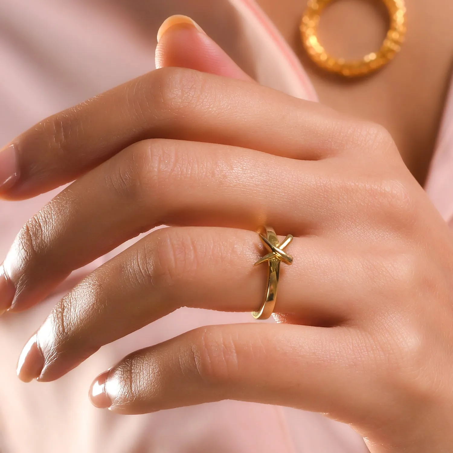 Molto Kiss Ring