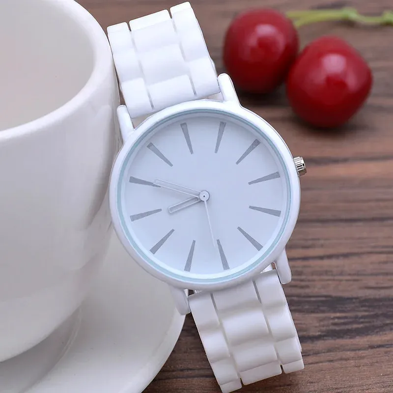 Montre à Quartz Femme avec bracelet en silicone aux coloris vibrants (13 coloris)