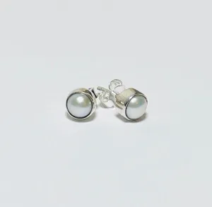 Round Pearl Studs 2 (CH64)